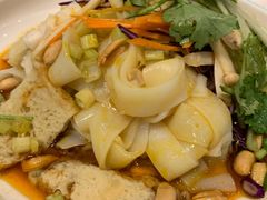 石河子凉皮-巴扎美食·新疆菜·西域歌舞表演餐厅(新疆大厦店)