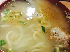 -亮亮面馆(经六路店)