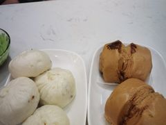 -李与白包子铺(桐梓林店)