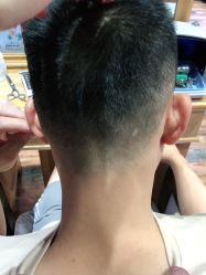 -首脑美发沙龙