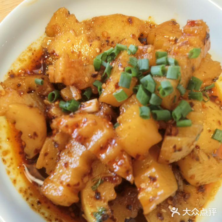 同事第一次来吃这家跷脚牛肉，订了一个双人套餐