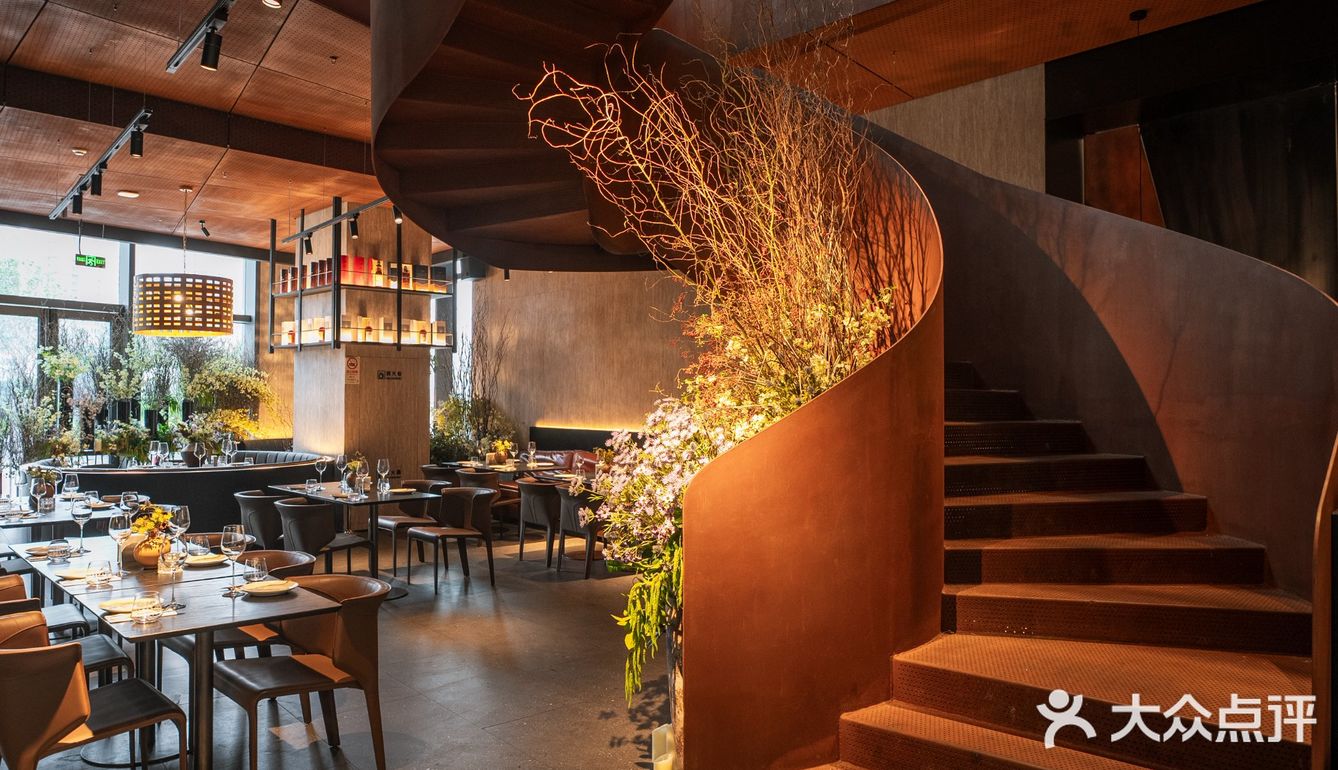 为了专心“玩火”，这家法餐厅竟专门开了个店！