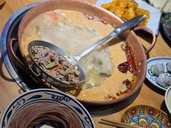 -洱火云南酸菜牛肉火锅(石景山当代商城店)