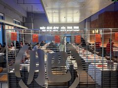 -肥肥虾庄·金牌油焖大虾(汉街SKP店)