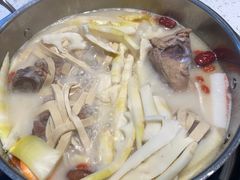 -三人行骨头王火锅(长寿店)