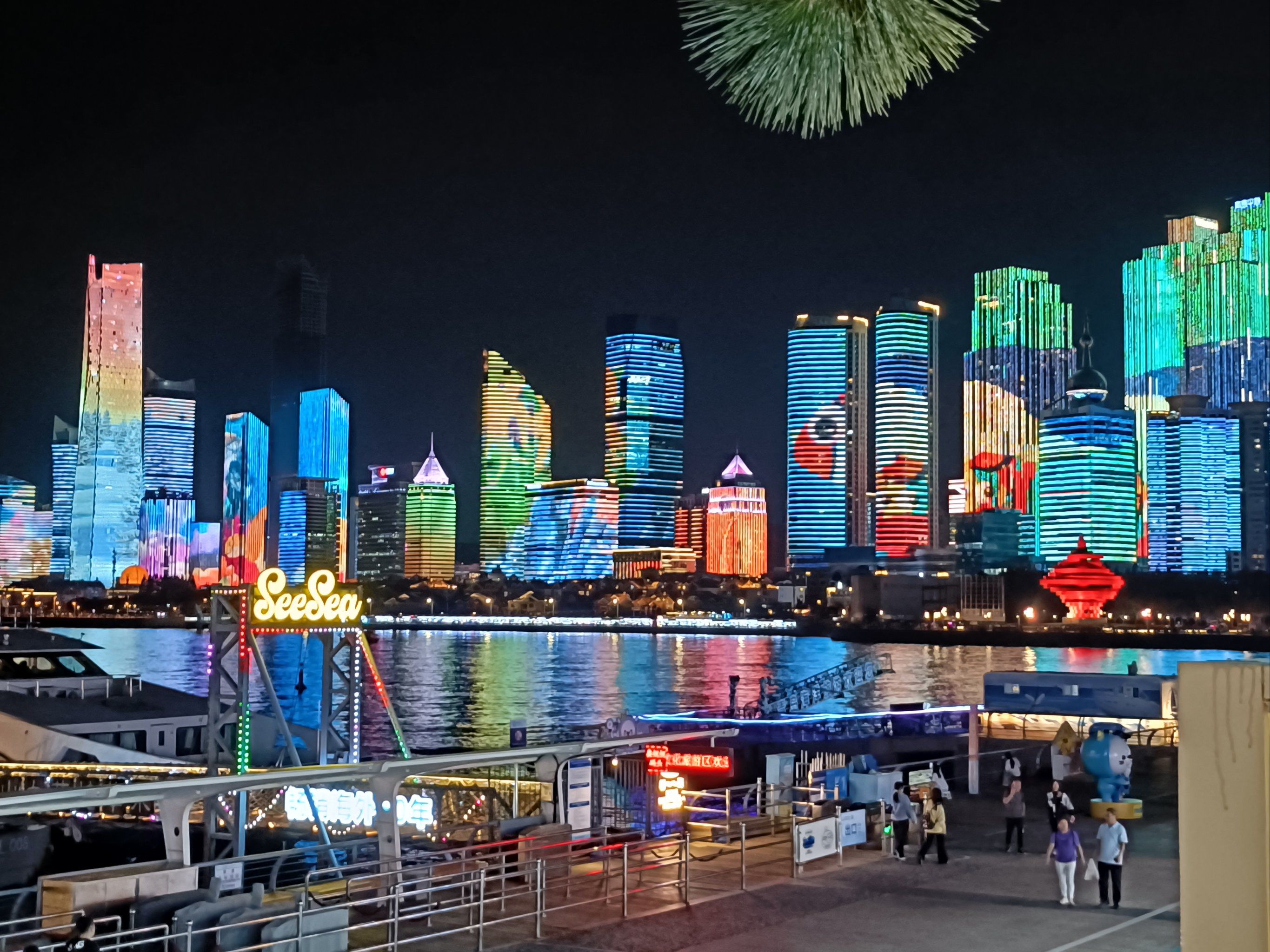 青岛的夜晚像极了小说里的a市