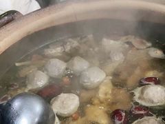 -广味炭炉鸡煲(宝业路分店)