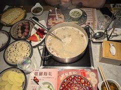 -尚尚仙·酸汤猪手·猪肚鸡火锅(华联万柳购物中心店)