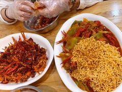 黄焖龙虾-百味手拨龙虾馆(愚园路店)