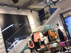 -阿迪达斯(武林银泰三叶草店)