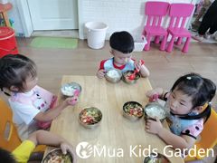 -MuaKids Garden