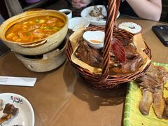 -东口码头·烧鸽子·鱼头泡饼·地方菜(金鹰悦城店)