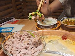 -洱火云南酸菜牛肉火锅(石景山当代商城店)