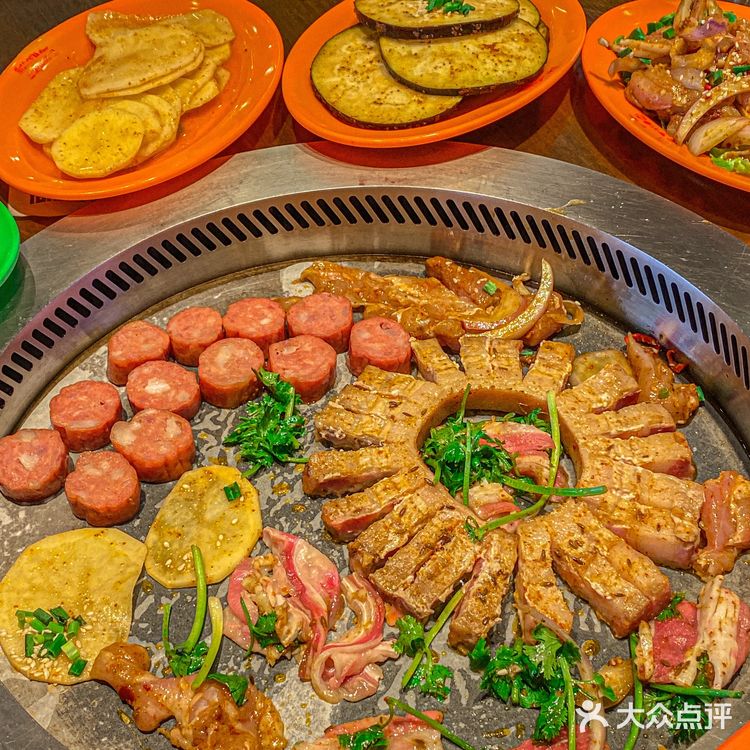 ‼️朋友带我来吃的烤肉 ‼️做梦都在吧唧嘴[流泪]