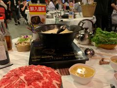 -鲜入围煮花胶鸡海鲜火锅