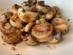 -MONICH牛排融合餐厅(和义大道购物中心店)