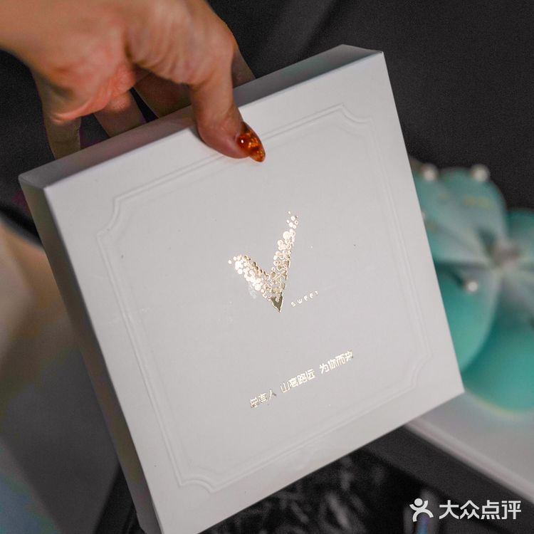 终于拔草V甜，布鲁斯女王戴冠很不错！