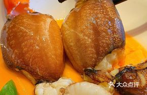 Hua Diao Egg White Steamed Crab Claws