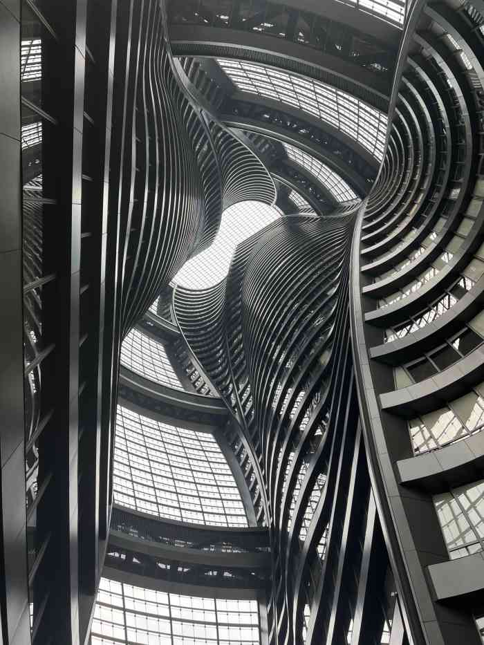 丽泽soho-"扎哈作品 双螺旋结构 200米高中庭,果."-大众点评移动版