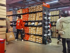 -NIKE上海青浦换季优惠店