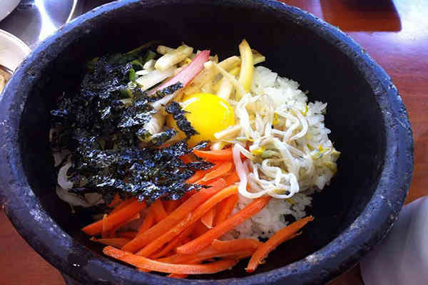 汉拿山石锅拌饭(合生汇购物中心店)-"[薄荷]环境: 空间不大,都是小