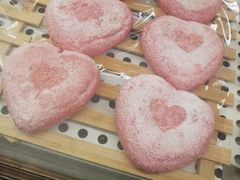 爱心芝士火龙果面包-奈雪的茶(金鹰广场店)