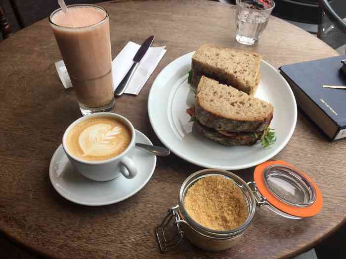 kilimanjaro coffee-"轻度社恐虽不至于在陌生人面前仓皇失措,却.