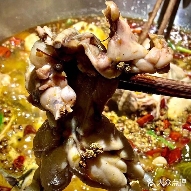 超梦幻🉐️鱼火锅店，不麻不立。