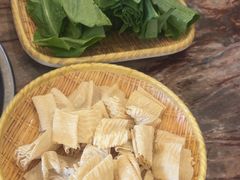 -鲁朗纳麦石锅鸡庄园