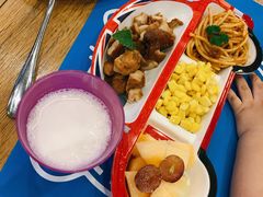 -汽车博物馆主题餐厅