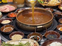 -阿山卓·野生菌火锅·纳西火塘烤肉