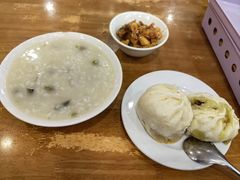 -胡成记口蘑龙眼包子(盐道街店)