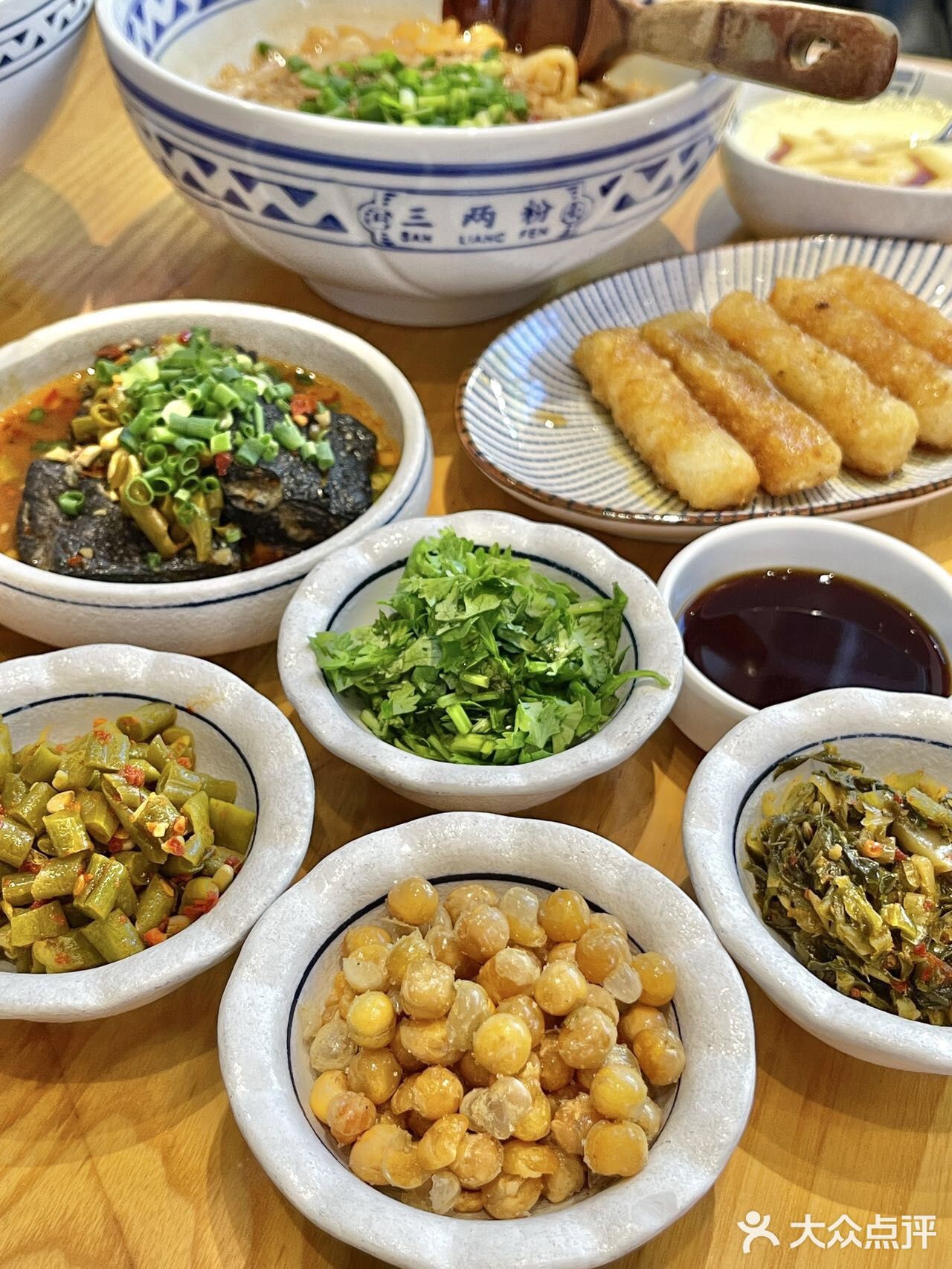 打工人最爱的中餐饭堂湖南馆子三两粉