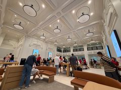 -Apple Store(Brisbane)