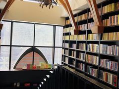 -钟书阁(松江泰晤士小镇店)