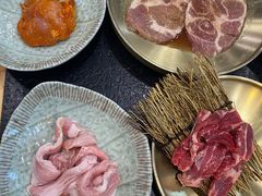 -臻牛烤肉