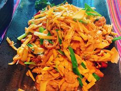 芭蕉花炒牛肉-香巴拉云南餐厅(华莱坞店)