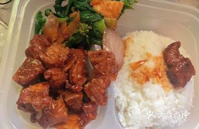 Black Vinegar Ginger Pork Rib Rice