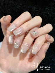 -花岐款式专研健康美甲沙龙