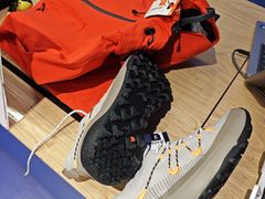 -瑞虹新天地月亮湾