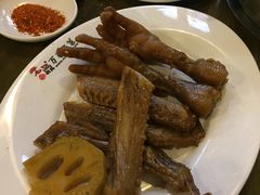 -老鼎万春卤菜(鹭湖宫8区店)