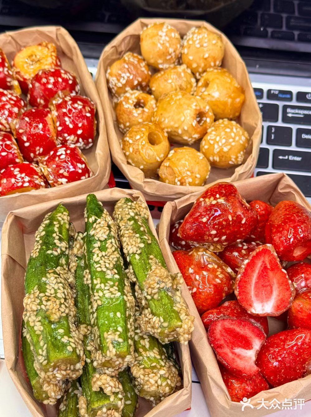 冰糖葫芦爱上了冬天，回味童年冰糖草莓冰糖秋葵