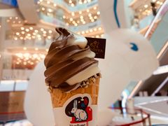 双拼软冰淇淋-GODIVA(王府井apm店)
