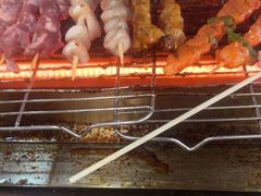 -哈尔滨小酒馆·鲜肉现穿自助烧烤(康新花园店)
