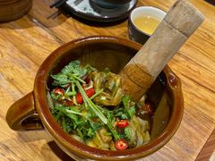 -老滇山寨•云南特色菜•地方菜•民族风情歌舞表演(金碧店)