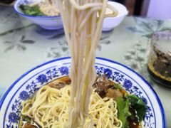 -渝之汇牛肉豌杂面