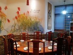 包厢-百味地锅鸡(财校分店)