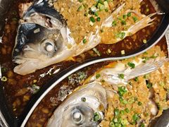 -阿瓦山寨·湘菜现炒·剁椒鱼头王(咸阳总店)
