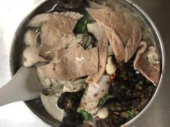 猪杂米粉汤-广场正宗原汁薏米店