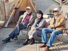 -小草屋轰趴馆别墅派对新场团建家庭聚会